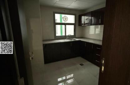 Apartment - 1 Bedroom - 2 Bathrooms for rent in Corniche Tower - Ajman Corniche Road - Ajman