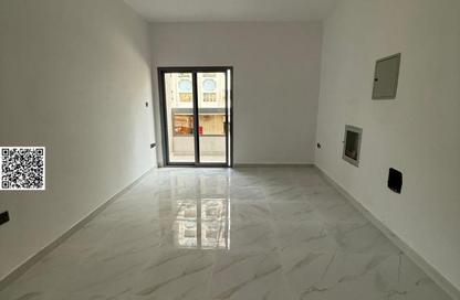 Apartment - 1 Bedroom - 2 Bathrooms for rent in Corniche Tower - Ajman Corniche Road - Ajman