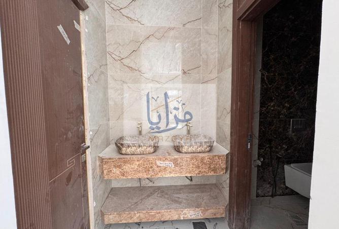 67824212 - Property Image 3