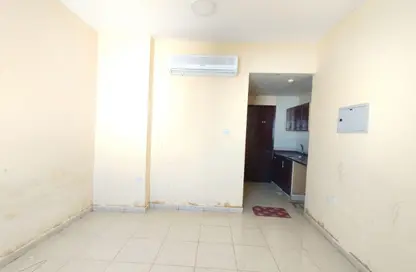 Apartment - Studio - 1 Bathroom for rent in Fire Station Road - Muwaileh - Sharjah