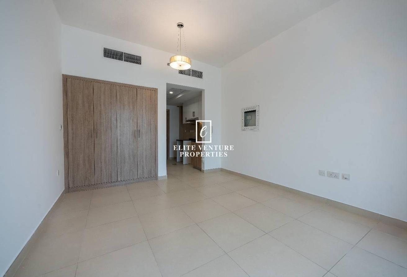 HUGE LAYOUT | PREMIUM STUDIO | PRIME LOCATION photo 5