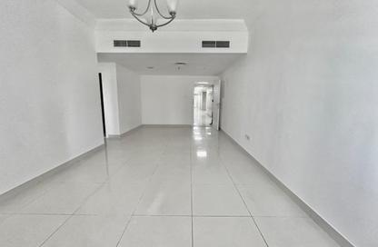 Apartment - 2 Bedrooms - 2 Bathrooms for rent in Al Khan - Sharjah