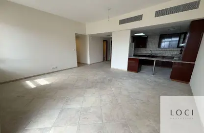 Apartment - 3 Bedrooms - 3 Bathrooms for rent in Abbey Crescent 2 - Abbey Crescent - Motor City - Dubai