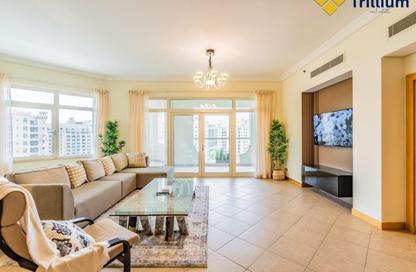 Apartment - 3 Bedrooms - 4 Bathrooms for rent in Al Nabat - Shoreline Apartments - Palm Jumeirah - Dubai