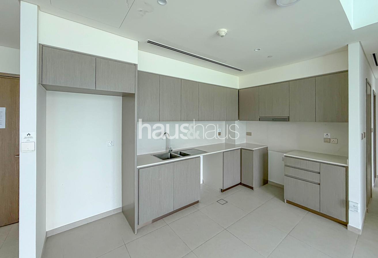Iconic Burj Khalifa Views | Luxury Living | Modern photo 4