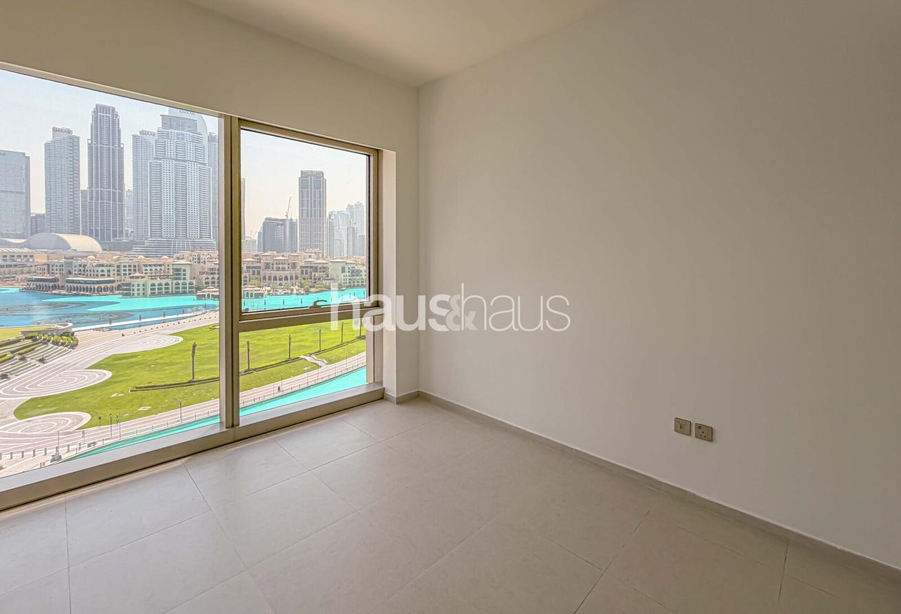 Iconic Burj Khalifa Views | Luxury Living | Modern photo 7