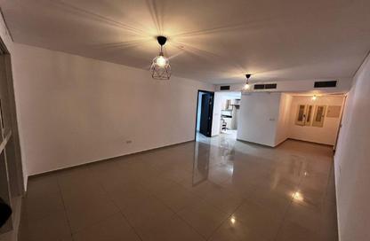 Apartment - 1 Bedroom - 2 Bathrooms for rent in RAK Tower - Marina Square - Al Reem Island - Abu Dhabi