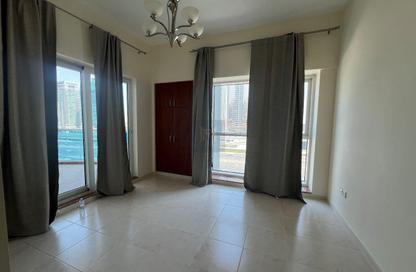 Apartment - 1 - 2 for rent in Cascades Tower - Dubai Marina - Dubai