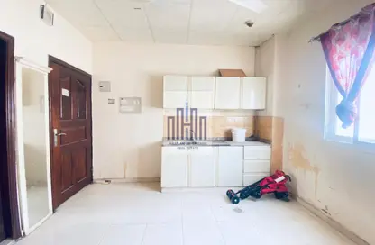 شقة - 1 حمام للايجار في طريق فاير ستاشن - مويلح - الشارقة