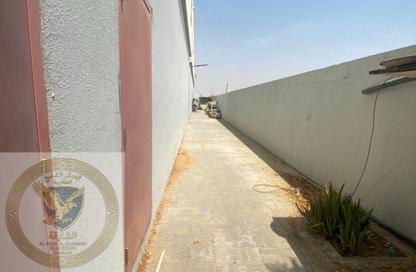 Warehouse - Studio for rent in Ali Mousa Building - Al Sajaa Industrial - Al Sajaa - Sharjah