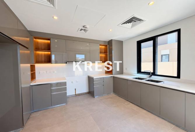 4-bed villa in Jebel Ali Village Villas — photo 3