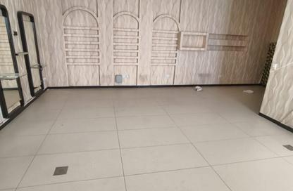 Shop - Studio - 1 Bathroom for rent in New Al Taawun Road - Al Taawun - Sharjah