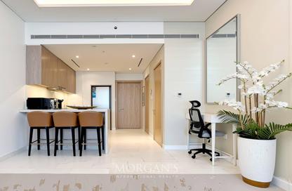 Apartment - 1 Bedroom - 2 Bathrooms for sale in The Palm Tower - Palm Jumeirah - Dubai
