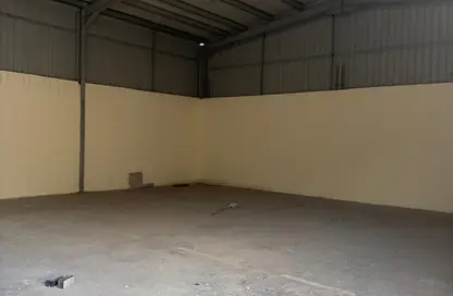 Warehouse - Studio - 1 Bathroom for rent in Mussafah Industrial Area - Mussafah - Abu Dhabi