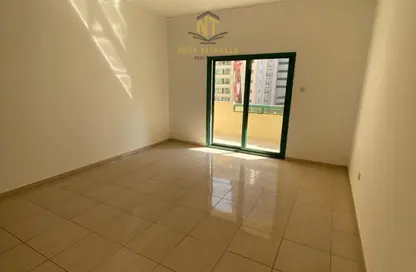 شقة - 2 غرف نوم - 3 حمامات للايجار في شارع التعاون - التعاون - الشارقة