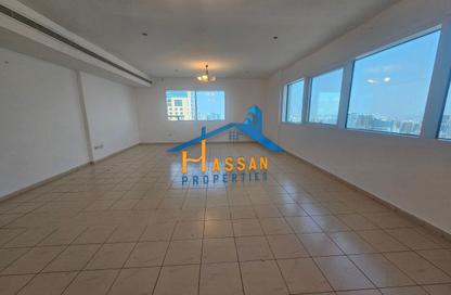 Apartment - 3 - 5 for rent in Al Mamzar - Al Mamzar - Sharjah - Sharjah