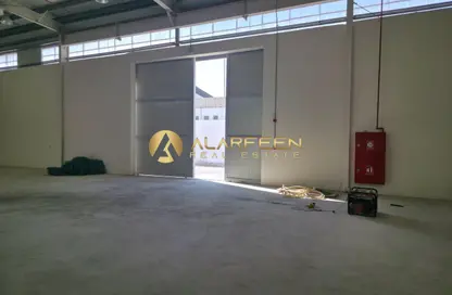 Warehouse - Studio - 6 Bathrooms for rent in Phase 2 - Dubai Investment Park (DIP) - Dubai