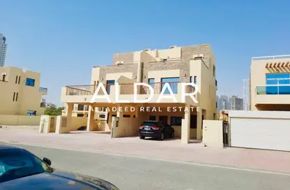 Villa - 4 Bedrooms - 6 Bathrooms for rent in District 12T - Jumeirah Village Circle - Dubai