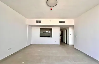 شقة - غرفة نوم - 2 حمامات للبيع في شقق أريج - الجادة - الشارقة