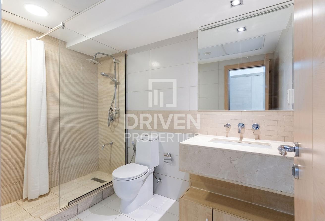 Stylish Unit | Ready to Move in | Marina View photo 11