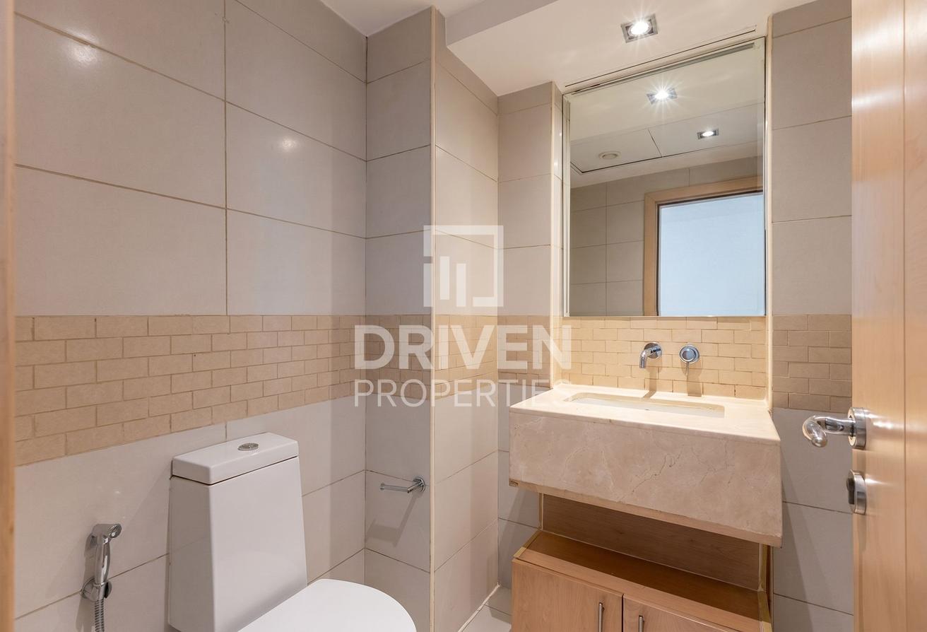 Stylish Unit | Ready to Move in | Marina View photo 10