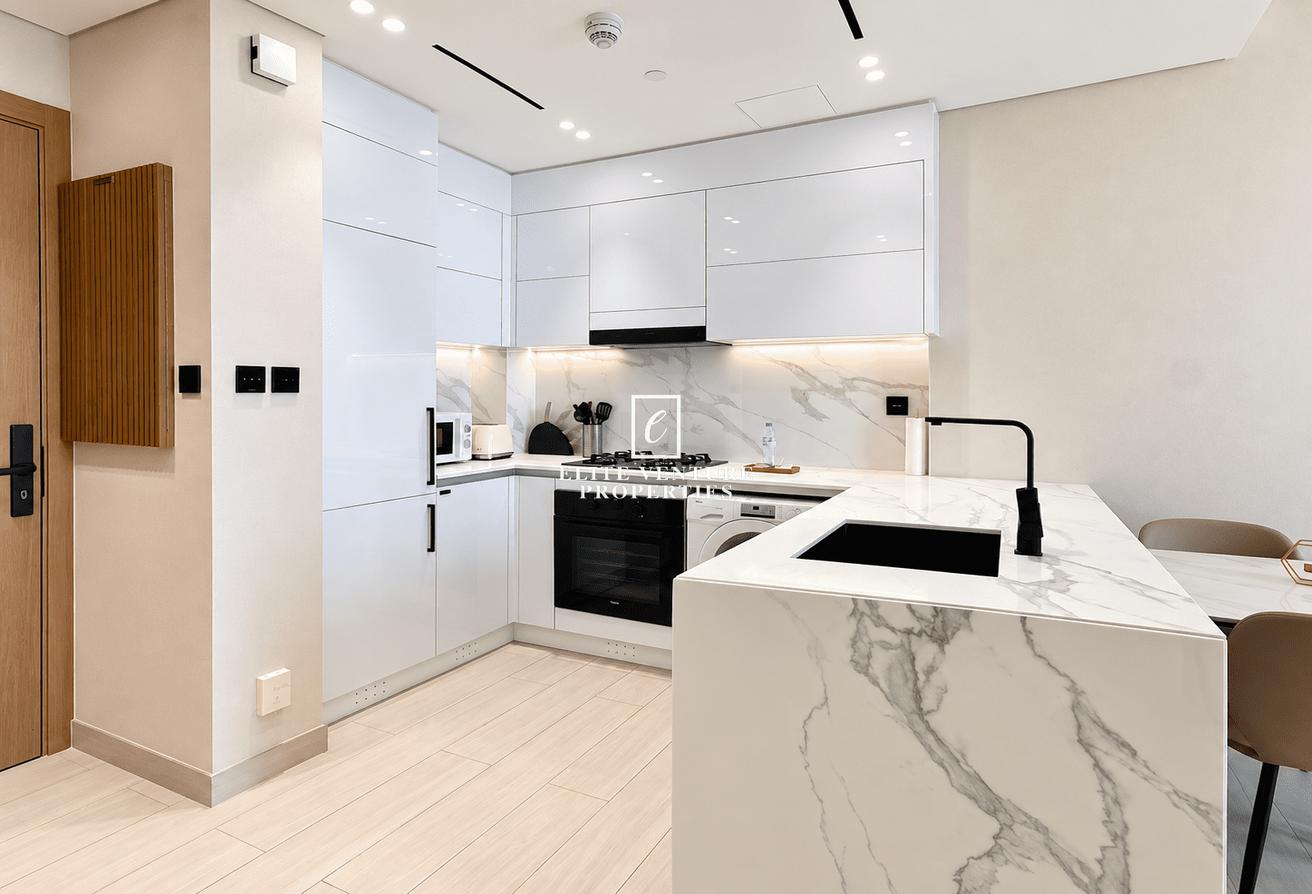 FULLY FURNISHED | HIGH FLOOR | PRIME LOCATION photo 11