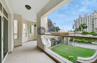 Apartment - 2 Bedrooms - 3 Bathrooms for sale in Al Tamr - Shoreline Apartments - Palm Jumeirah - Dubai