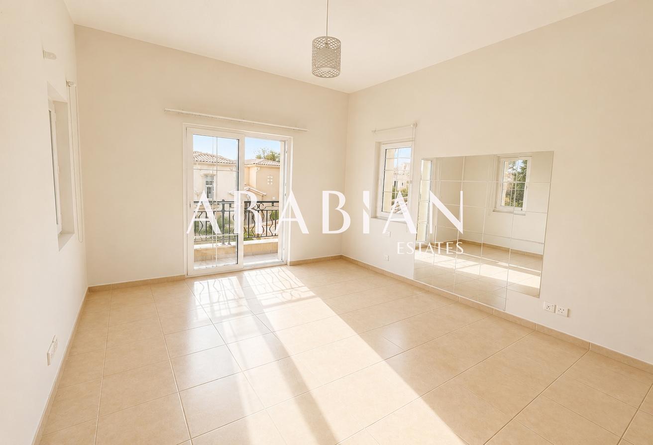 Private Pool | Large Plot | Vacant photo 10