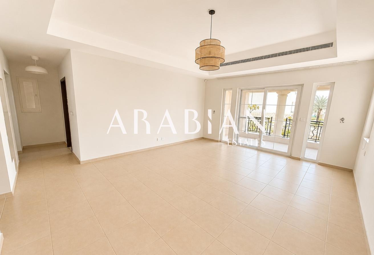 Private Pool | Large Plot | Vacant photo 8