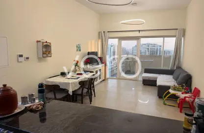 شقة - غرفة نوم - 2 حمامات للبيع في عزيزي فاريشتا - الفرجان - دبي