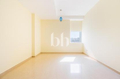 Apartment - 1 Bedroom - 2 Bathrooms for rent in Infinity Building - Sheikh Zayed Road - Dubai Apartment - 1 Bedroom - 2 Bathrooms for rent in Infinity Building - Sheikh Zayed Road - Dubai