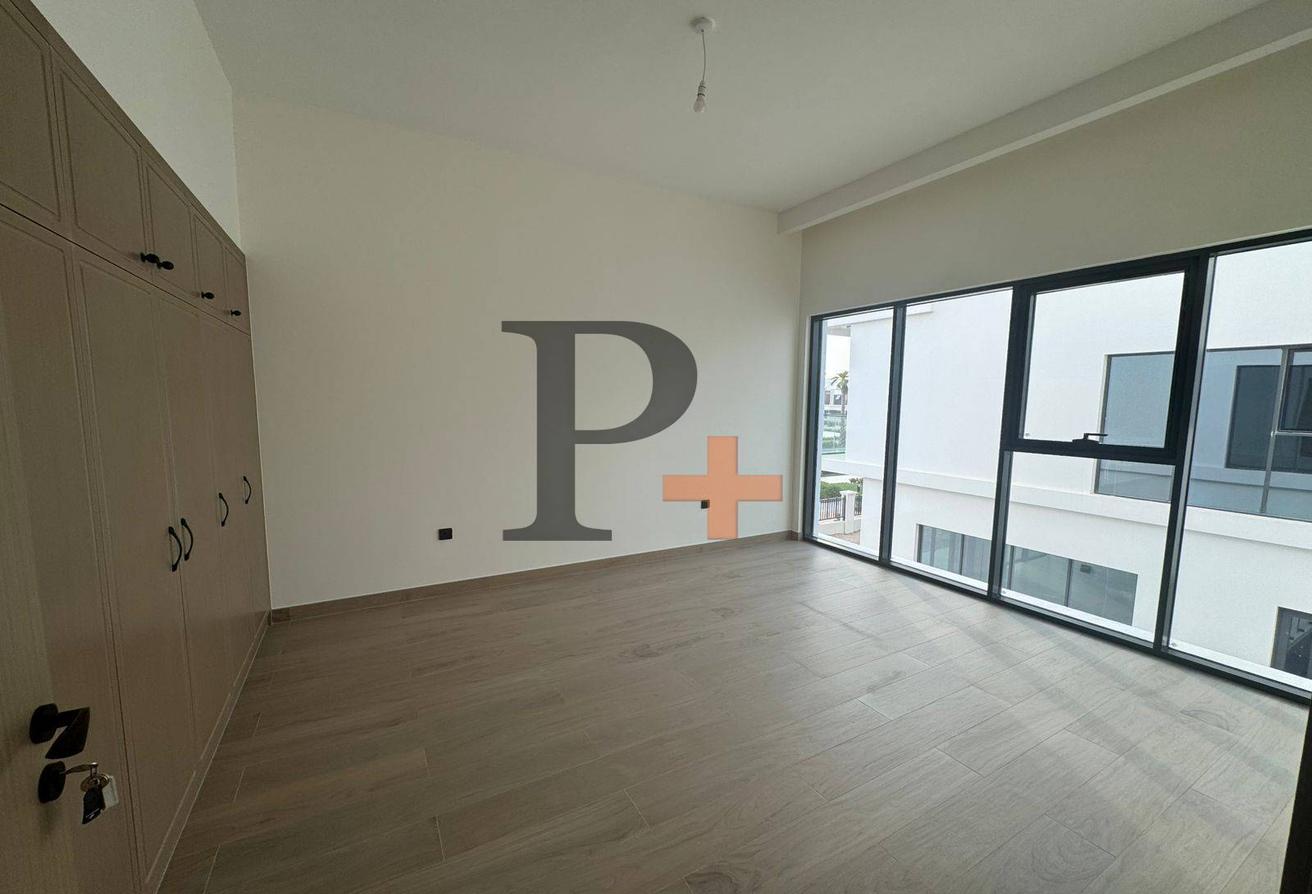 Brand New | Standalone Villa | Single row photo 11