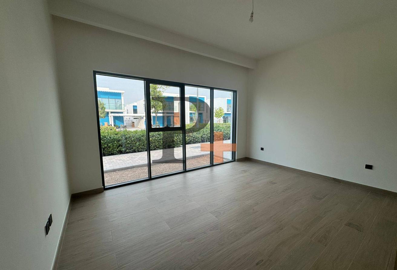 Brand New | Standalone Villa | Single row photo 12