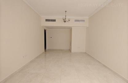 Apartment - 1 Bedroom - 2 Bathrooms for rent in Muwaileh 29 Building - Muwaileh - Sharjah