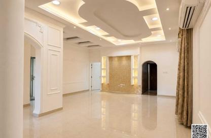 Villa - 4 - 6 for rent in Al Zaheya Gardens - Al Zahya - Ajman Villa - 4 - 6 for rent in Al Zaheya Gardens - Al Zahya - Ajman