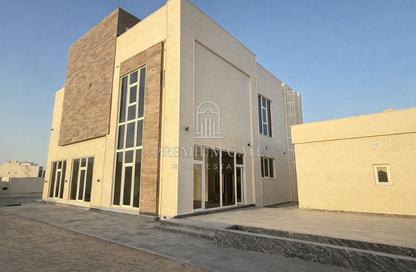 Villa - 6 Bedrooms - 7 Bathrooms for rent in Nad Al Sheba 2 - Nad Al Sheba - Dubai