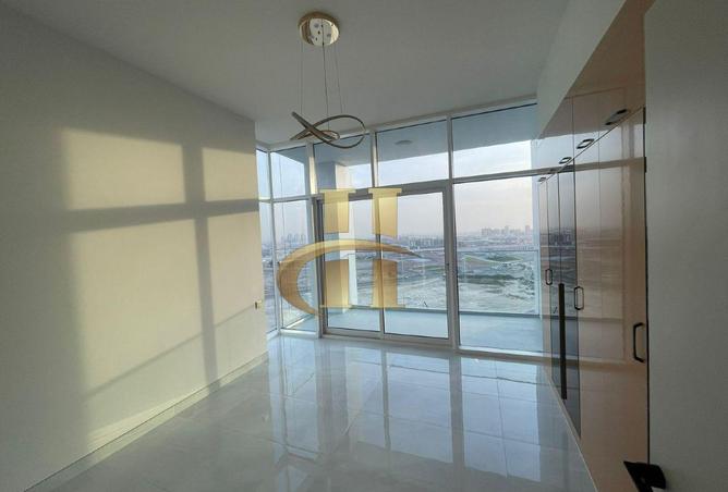 Spacious | High floor | Ready to move photo 2
