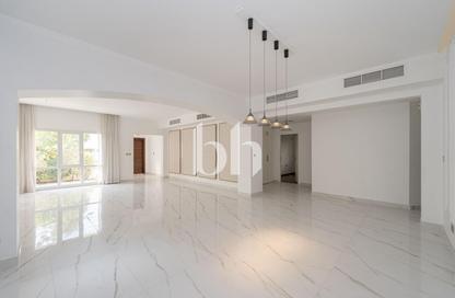 Villa - 4 Bedrooms - 3 Bathrooms for rent in Meadows 9 - Meadows - Dubai