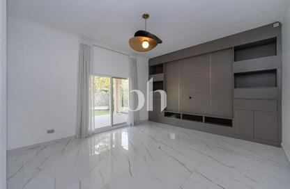 Villa - 4 Bedrooms - 3 Bathrooms for rent in Meadows 9 - Meadows - Dubai