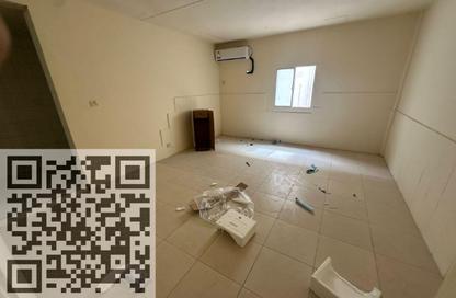 سكن عمال - استوديو - 8 حمامات للايجار في مبني علي موسى - الصجعة الصناعية - الصجعة - الشارقة