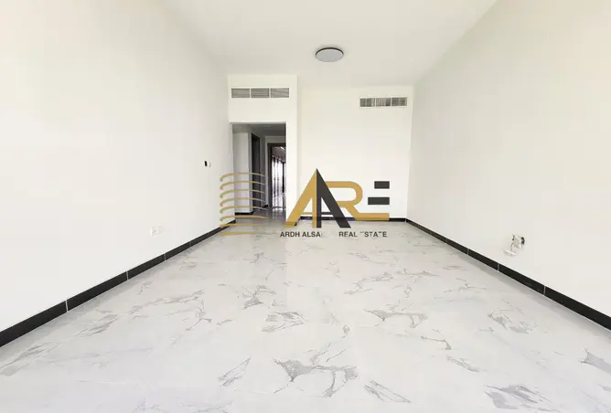 152400939 - Property Image 3