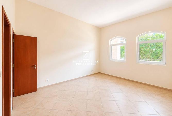 98695800 - Property Image 3