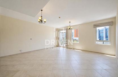 Apartment - 2 Bedrooms - 3 Bathrooms for rent in Shakespeare Circus 3 - Shakespeare Circus - Motor City - Dubai