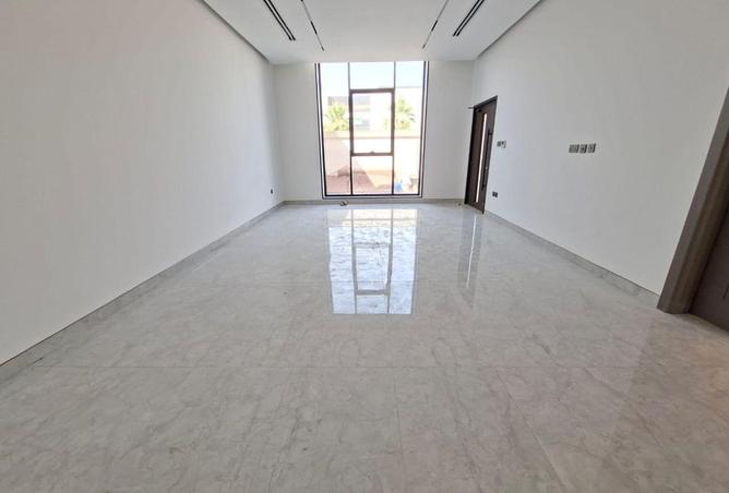 77792401 - Property Image 2