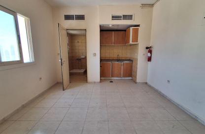Apartment - Studio - 1 Bathroom for rent in Al Butina 9 Building - Al Butina - Sharjah Apartment - Studio - 1 Bathroom for rent in Al Butina 9 Building - Al Butina - Sharjah