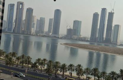 شقة - 2 غرف نوم - 2 حمامات للايجار في الخان - الشارقة