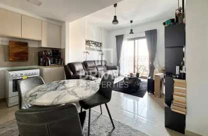 Apartment - 2 Bedrooms - 2 Bathrooms for sale in Zahra Breeze Apartments 4A - Zahra Breeze Apartments 4 - Zahra Breeze Apartments - Town Square - Dubai