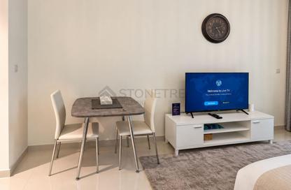 Apartment - Studio - 1 for rent in Carson A - Carson - Damac Hills - Dubai
