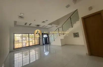 فيلا - 4 غرف نوم - 6 حمامات للايجار في الضاحية 10 - قرية جميرا الدائرية - دبي