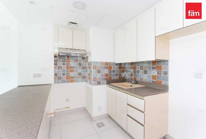 Vacant | Lowest Price | Floor to ceiling windows